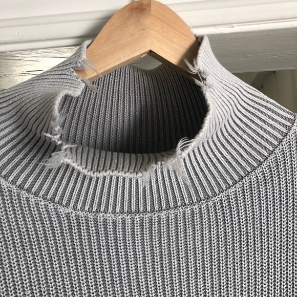 NWT YOUNG FABULOUS AND BROKE Distressed Cameron Oversized Turtleneck Sweater S/M - Picture 5 of 6